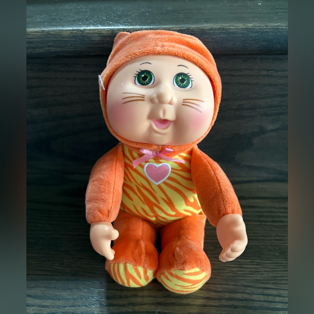10” mini cabbage patch doll new with tags.
